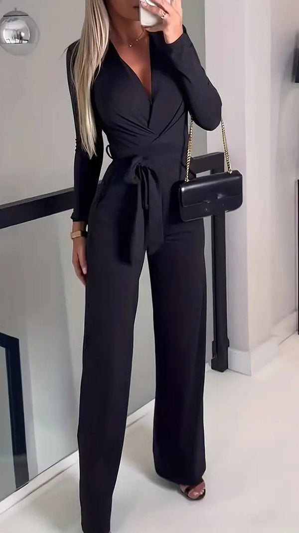 Combinaison féminine élégante à encolure croisée noire - tenue décontractée chic à manches longues