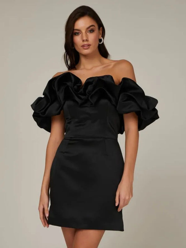 Robe de soirée off-shoulder femme avec détails volantés - mode estivale pour vos événements à la plage