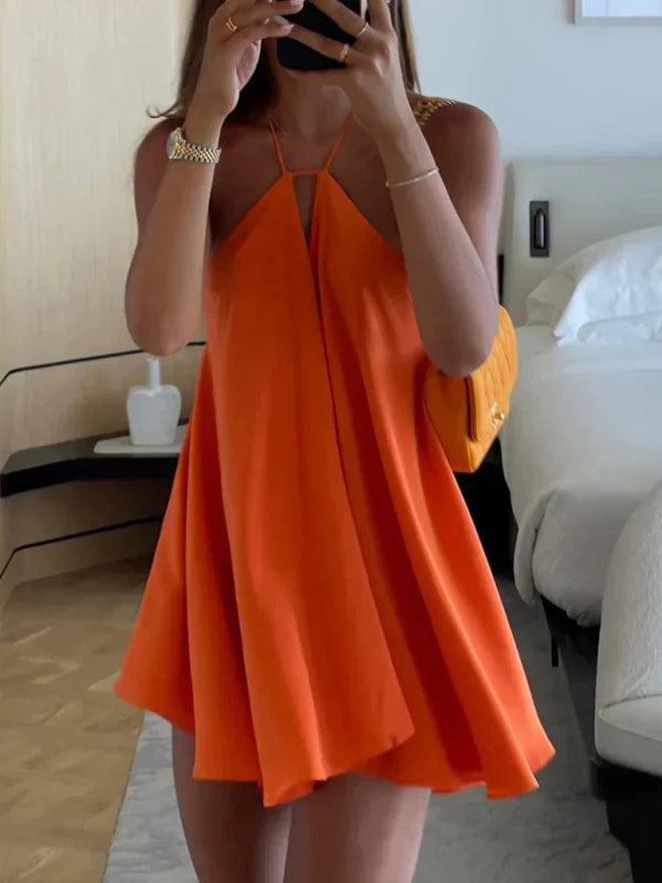 Robe mini femme - silhouette évasée orange pour un look décontracté avec col halter en tissu léger