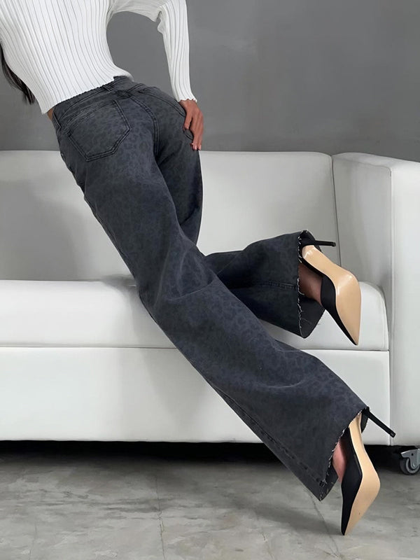 Jeans en denim gris à imprimé léopard - élégants pantalons flare pour femmes