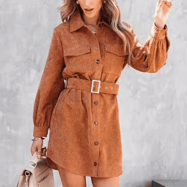 Robe chemise en velours côtelé pour femme - un look décontracté et chic pour le jour et la soirée