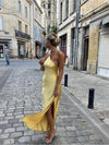 Robe midi en satin jaune - élégante pour les dames