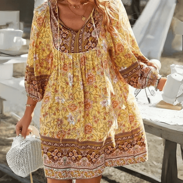 Robe mini boho pour femmes décolletée en v avec manches bouffantes - une tenue estivale décontractée et élégante