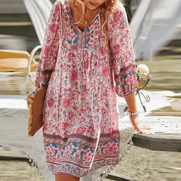 Robe mini boho pour femmes décolletée en v avec manches bouffantes - une tenue estivale décontractée et élégante