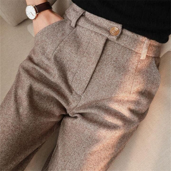 Pantalons ajustés - élégance féminine en style herringbone