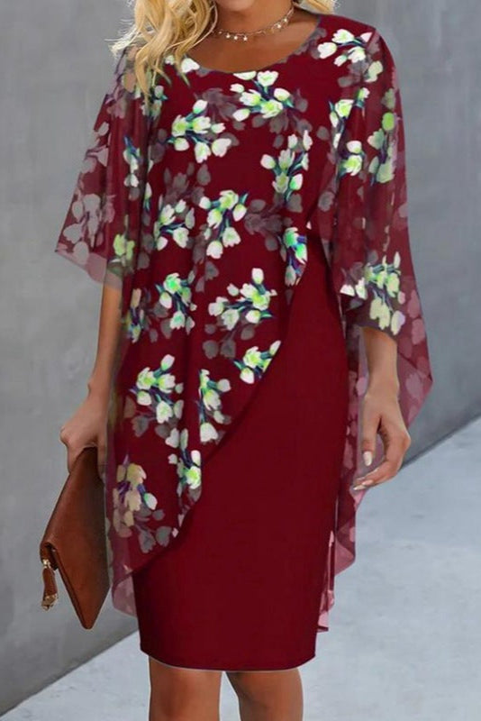 Robe à superposition florale - une robe élégante avec des détails en chiffon