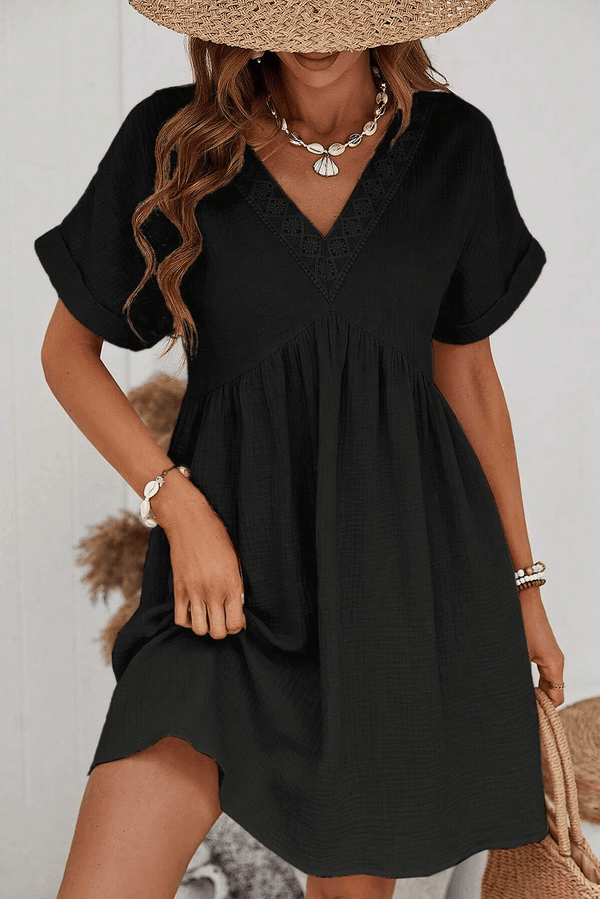 Robe mini à manches courtes - robe élégante avec décolleté en v
