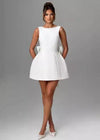 Robe mini blanche - dos en nœud avec perle imitation pour femmes