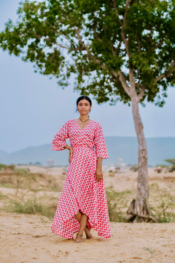 Robe portefeuille - fleurie rose pour femmes