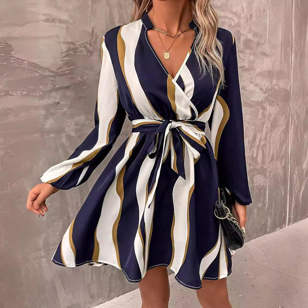 Robe portefeuille rayée - chic robe bleue et blanche pour femmes