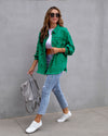 Veste en jean femme - couche décontractée avec détails effilochés pour un style polyvalent au quotidien
