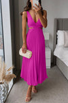 Robe midi plissée pour femmes - tenue élégante pour les soirées avec des plis fluides et un design dos nu