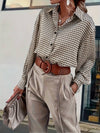 Blouse vintage à motif pour femmes - chemise légère marron pour le bureau - design classique à manches longues