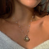 Collier en coquillage doré et perles – bijoux maritimes élégants pour femmes