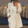 Cardigan pour femme en tricot beige doux - pièce de superposition décontractée pour des styles casual et élégants