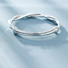 Bracelet jonc en argent torsadé pour femmes - accessory léger et élégant pour le quotidien et les soirées