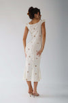 Robe midi féminine à fleurs brodées blanche - style chic pour le jour et le soir