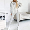 Ensemble de loungewear pour femmes - sweat à capuche douillet et leggings en tissu doux pour des moments décontractés à la maison