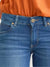 Jean femme bootcut et flare en denim bleu - une tenue smart-casual durable et élégante