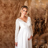 Robe maxi de maternité - élégante robe blanche avec manches en dentelle