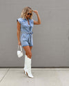 Salopette en denim pour femme - tenue décontractée pour le week-end