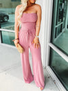 Jumpsuit femme tendance sans bretelles pour sorties décontractées - une tenue tout-en-un agréable, pour les journées ensoleillées