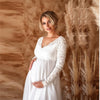 Robe maxi de maternité - élégante robe blanche avec manches en dentelle