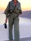 Ensemble chic femme en 2 pièces - veste ajustée verte et pantalons pour une tenue décontractée élégante - design stylé