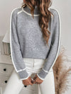 Pull gris clair - turtleneck chic pour femmes avec détails raffinés