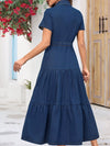 Robe midi en denim - bleu profond pour femmes avec boutons