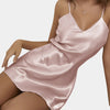 Robe nuisette en satin - élégance pour vos soirées en noir