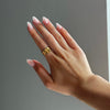 Bague ouverte pour femmes au design doré sophistiqué - accessoire contemporain léger pour ladies