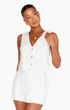 Top débardeur élégant en lin blanc pour femmes - tenue décontractée chic pour toutes les occasions