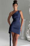 Robe mini à épaule dénudée - élégante robe de soirée bodycon avec détail drapé