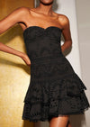 Robe de soirée pour femmes - élégante robe noire à jupe superposée pour les grandes occasions