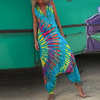 Combinaison tie-dye bleue pour femmes - une touche colorée pour l'été