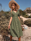 Robe midi à boutons pour femme - une pièce casual intemporelle au décolleté en v
