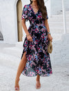 Robe maxi fleurie pour femmes - élégante robe d'été à manches courtes, tissu léger pour des sorties décontractées