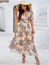 Robe maxi fleurie pour femmes - élégante robe d'été à manches courtes, tissu léger pour des sorties décontractées