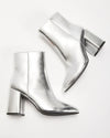 Bottines femme tendance finition métallisée argent - chic pour les soirées et au bureau