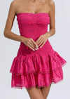 Robe décontractée pour femmes - rose smockée avec ourlet à volants pour les sorties estivales - élégante et facile à porter