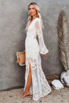 Robe maxi en dentelle pour femme - élégante et bohème avec manches longues transparentes et fente haute