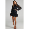 Robe mini en dentelle pour femmes - style élégant à manches longues pour événements spéciaux
