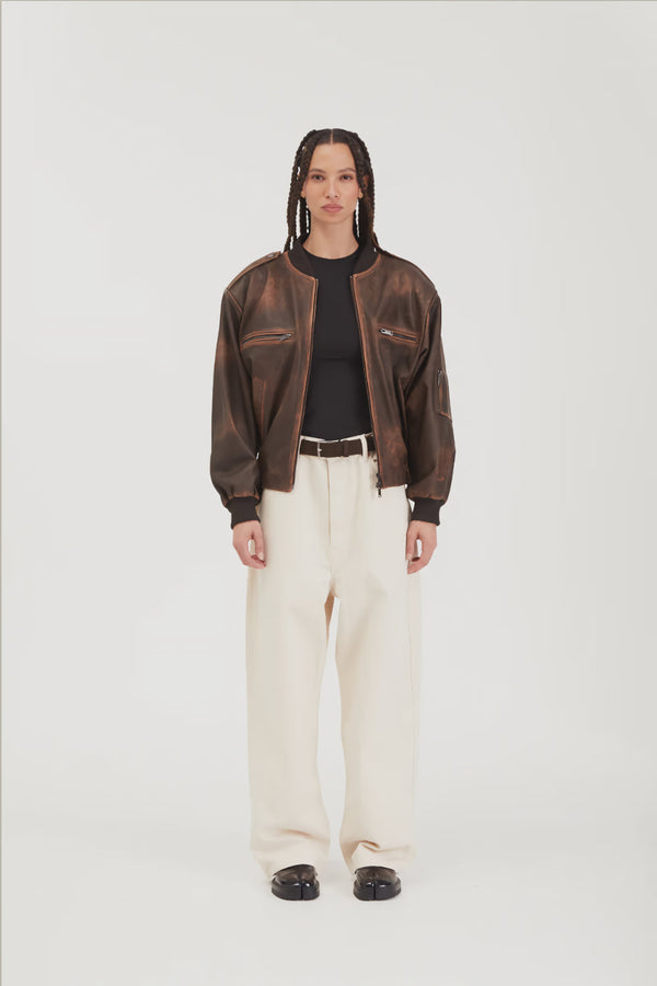 Veste bomber en cuir pour femme - style vintage marron, cropped et pour vos tenues décontractées