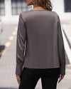 Blouse en satin à col bateau - haut élégant gris pour femmes