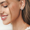 Boucles d'oreilles créoles en fleurs - bijoux en argent délicats pour femmes