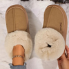 Chaussons en fausse fourrure - des souliers d'intérieur chaleureux pour dames