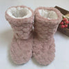 Chaussons en fausse fourrure pour femmes - des chaussettes d’hiver douilletes