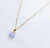 Collier en agate bleue - pendentif élégant sur chaîne dorée pour femmes
