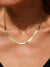 Collier herringbone en or - accessoire élégant pour femmes